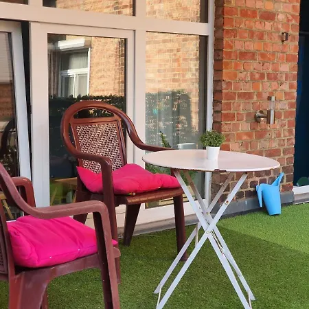 Ibiza Vibes Studio - Festive, Beach & Sun Atmosphere - Amazing Location In City Center Namur