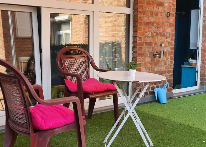 Ibiza Vibes Studio - Festive, Beach & Sun Atmosphere - Amazing Location In City Center 那慕尔